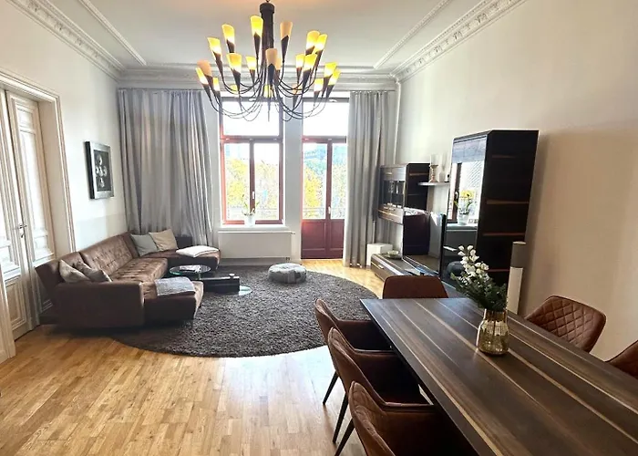 **Traumhafte City-Wohnung // 120qm // 4-Räume**