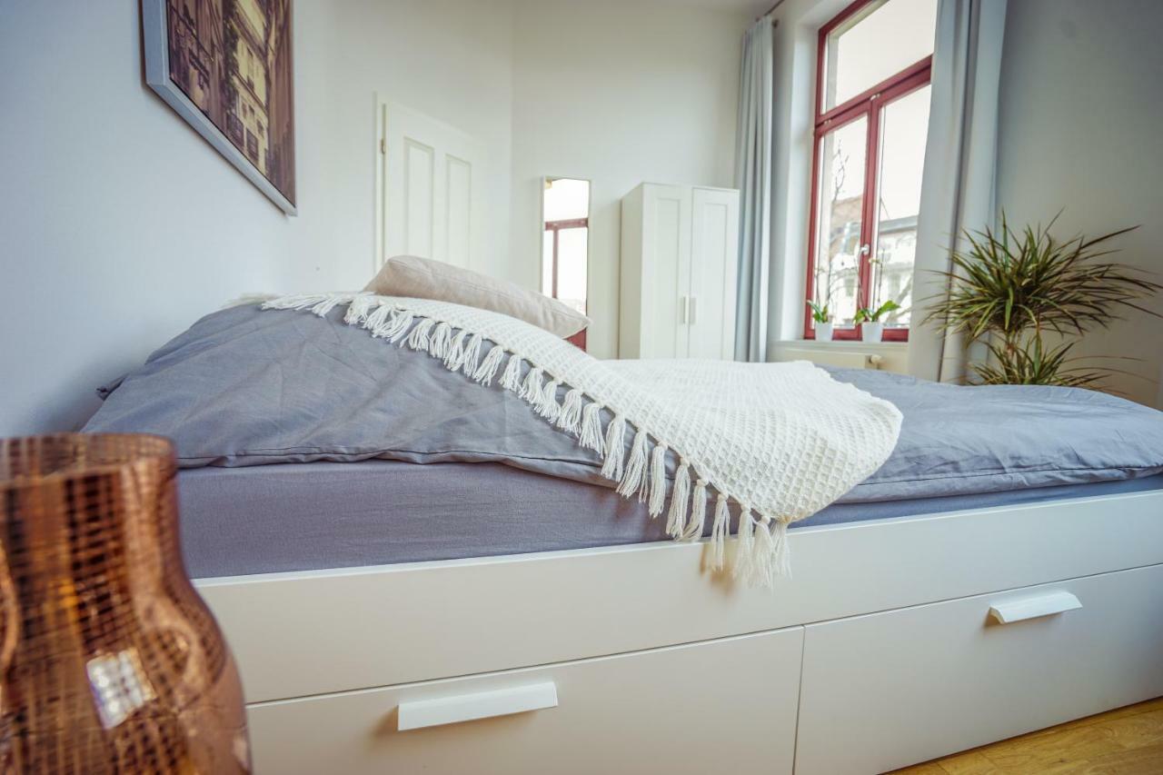 Apartment **traumhafte City-wohnung // 120qm // 4-räume**
